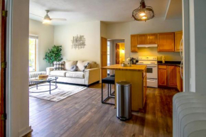 Homey 2 Bedroom Apt Near Drake With Free Parking